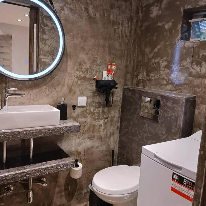 KouvarásBoutique Eptalofos 15Min From Airport And Seaアパートメント エクステリア 写真